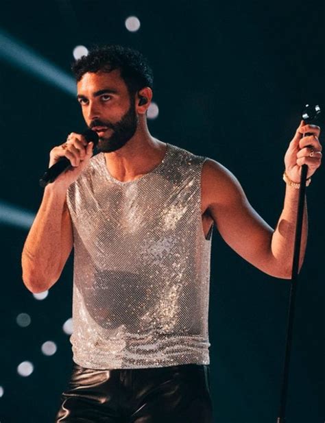 maglia metallica versace mengoni|Marco Mengoni veste Versace al Festival di Sanremo .